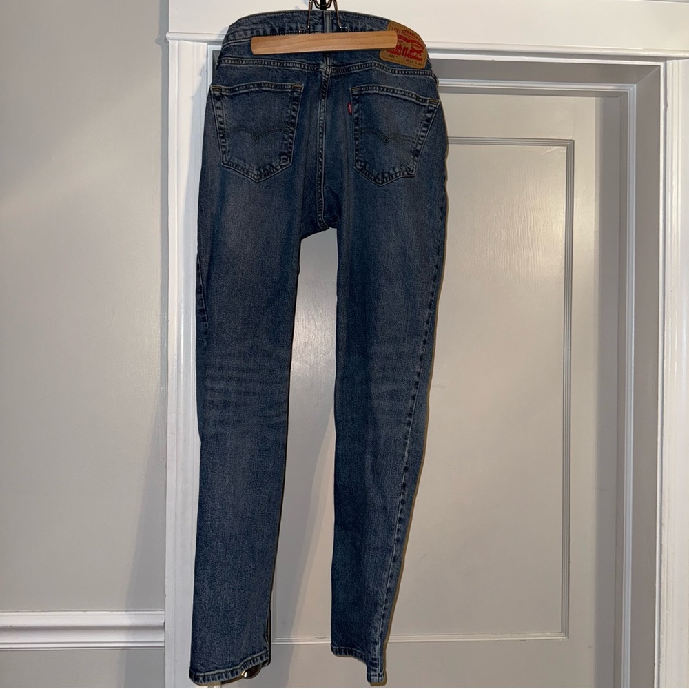 Levi's Men's Athletic Fit Straight Leg Blue Jeans